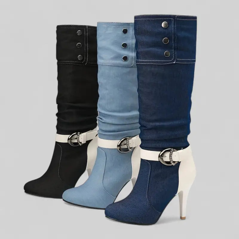 Bottes en denim bleu clair à talons aiguilles et détails ceinture femme