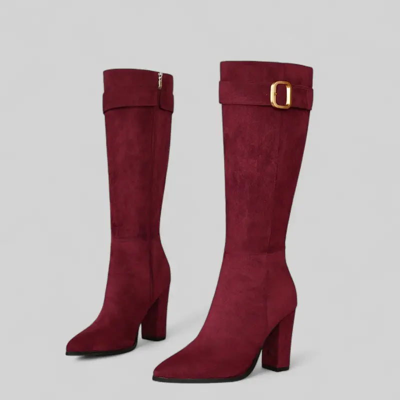 Bottes hautes en suédine bordeaux à talons blocs et boucle dorée pour femme